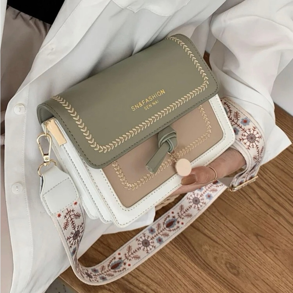 2023 Woman Square Crossbody Bag